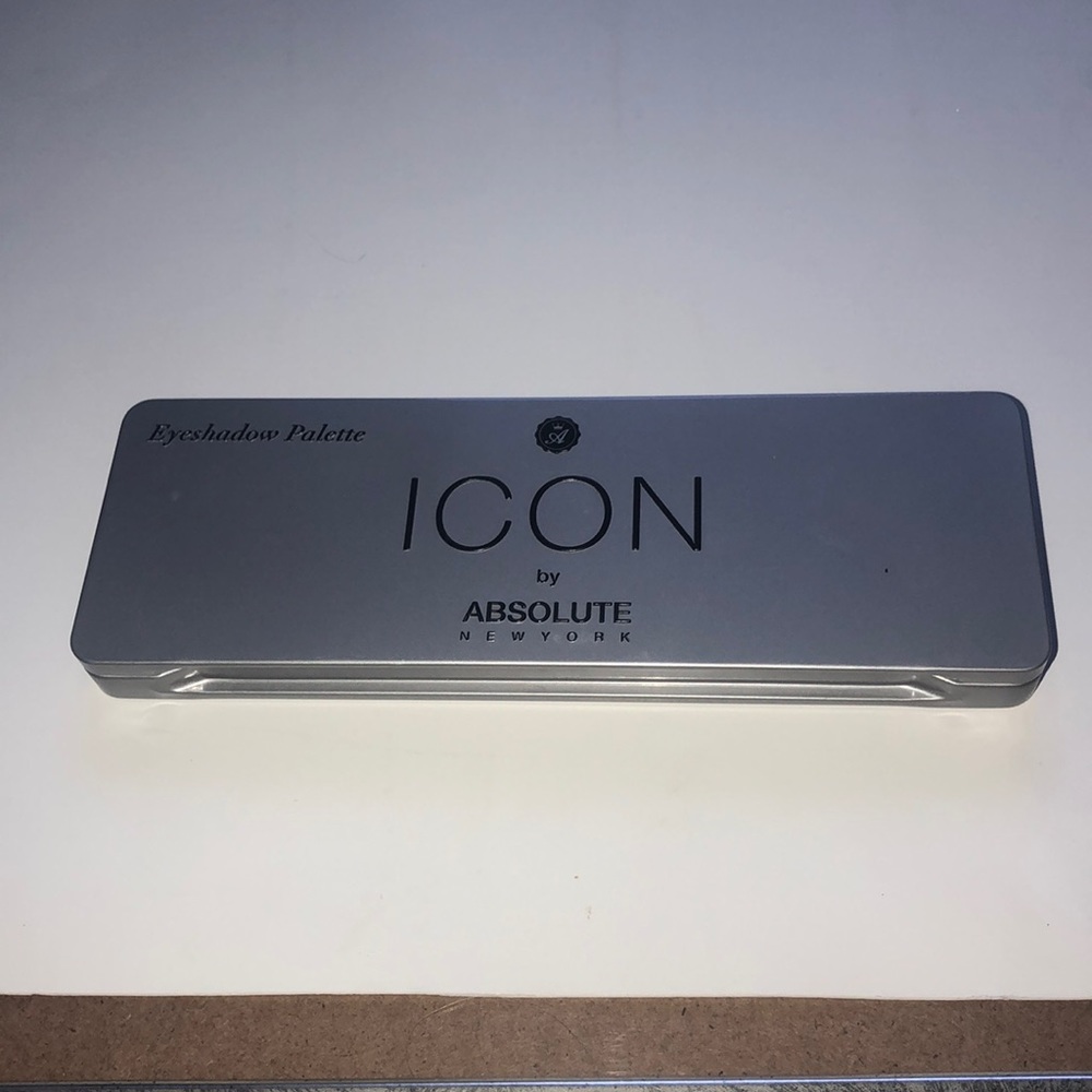 ICON eyeshadow palette